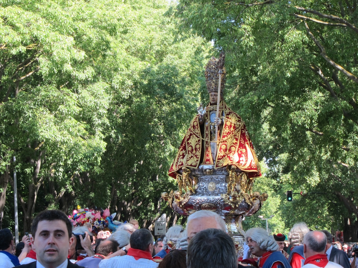 Pamplona celebra este martes el día grande de las fiestas con la tradicional procesión de San Fermín