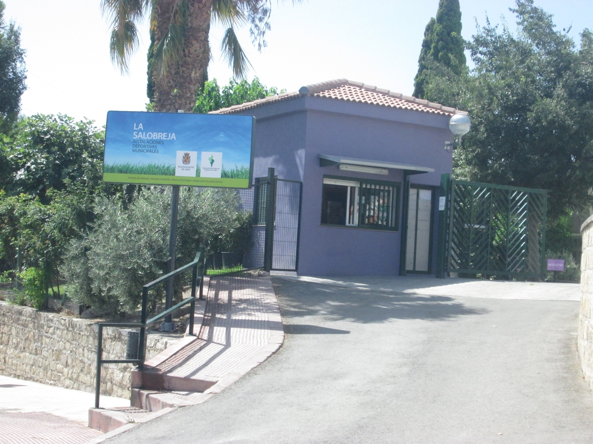 El Ayuntamiento dice que el menor que falleció en la piscina de La Salobreja (Jaén) se saltó una valla