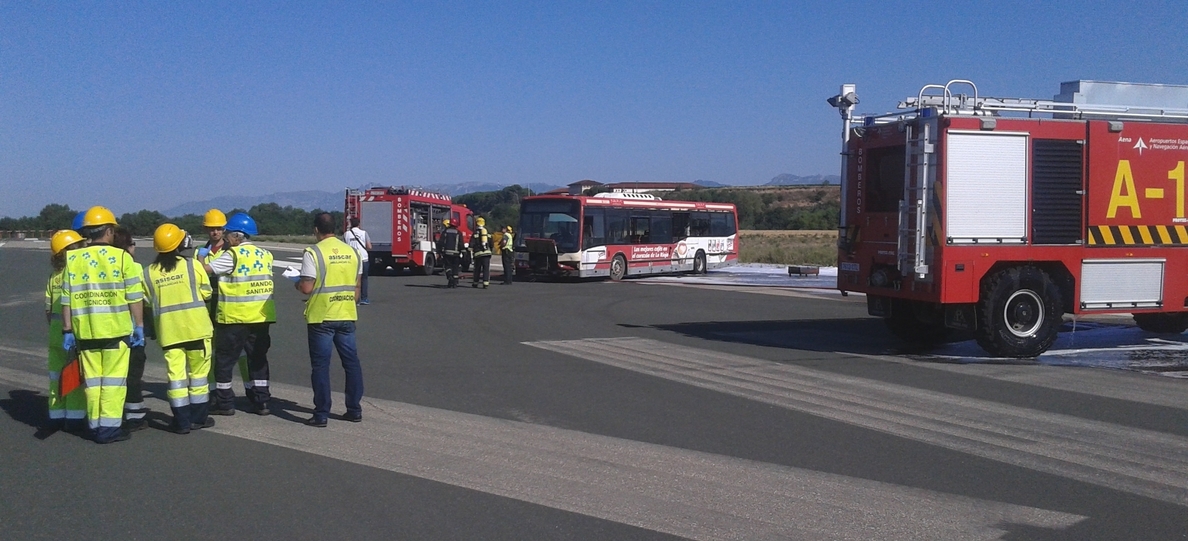 Realizado un simulacro de accidente aéreo en el aeropuerto de Agoncillo