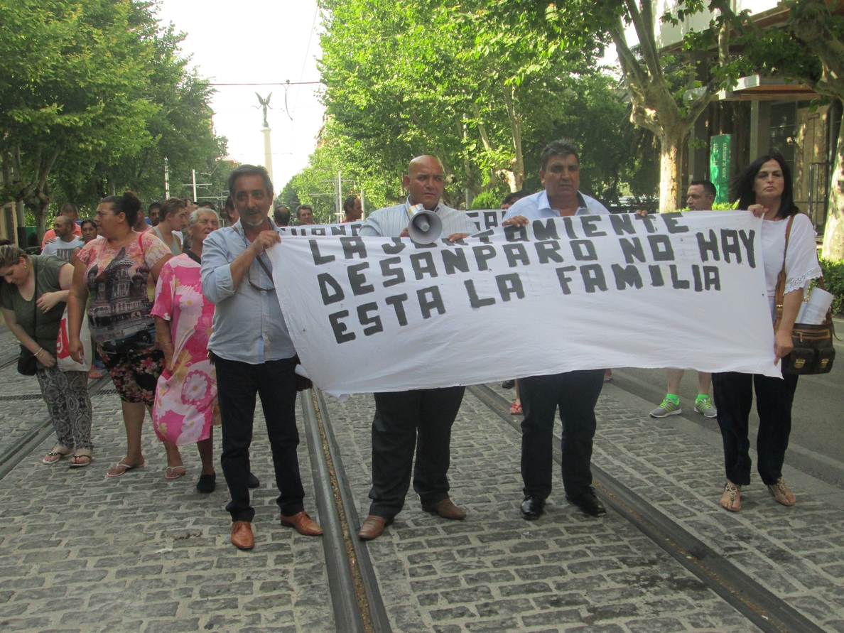 Los padres de los niños de La Carolina (Jaén) volverán a manifestarse para pedir la reagrupación familar