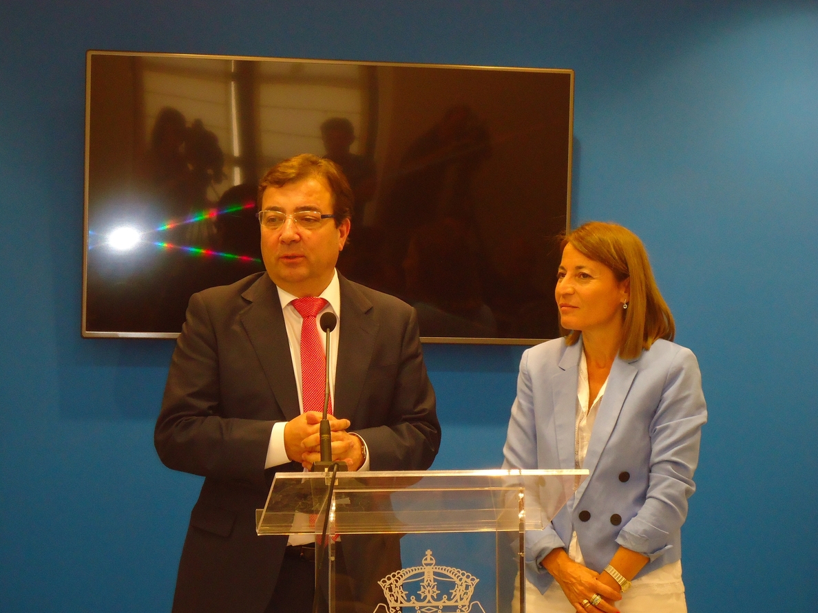 Vara destaca que acompañará a Cáceres «donde sea» en «busca de soluciones conjuntas»