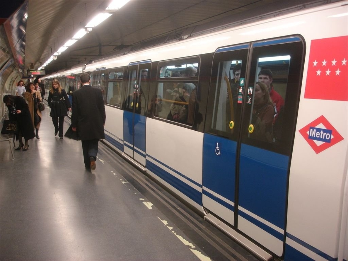 CC.OO alerta de una «drástica reducción» de trenes de Metro y falta de seguridad en la línea 12
