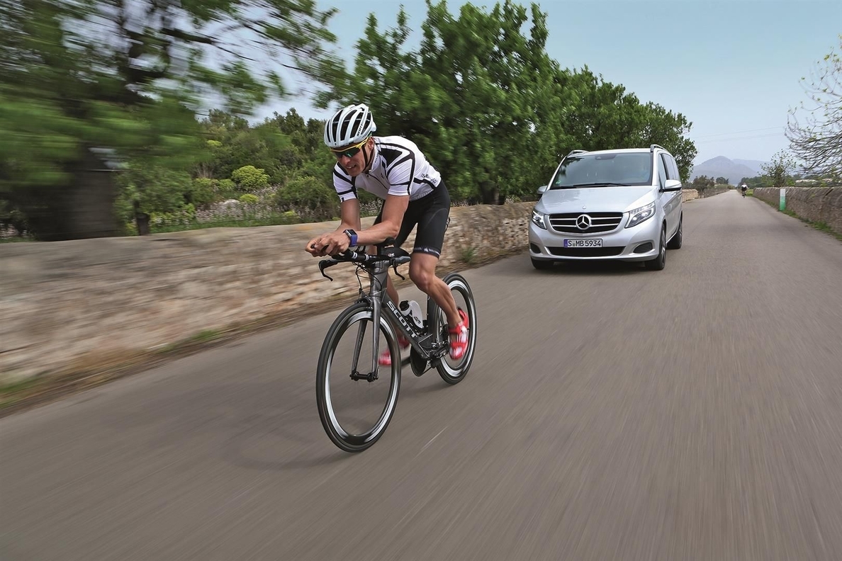 Mercedes-Benz repite como vehículo oficial del Ironman European Tour 2015