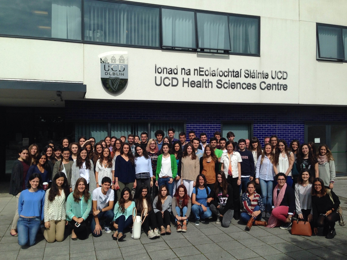 Alumnos de la Facultad de Medicina de la Universidad de Navarra participan en un curso de verano en Irlanda