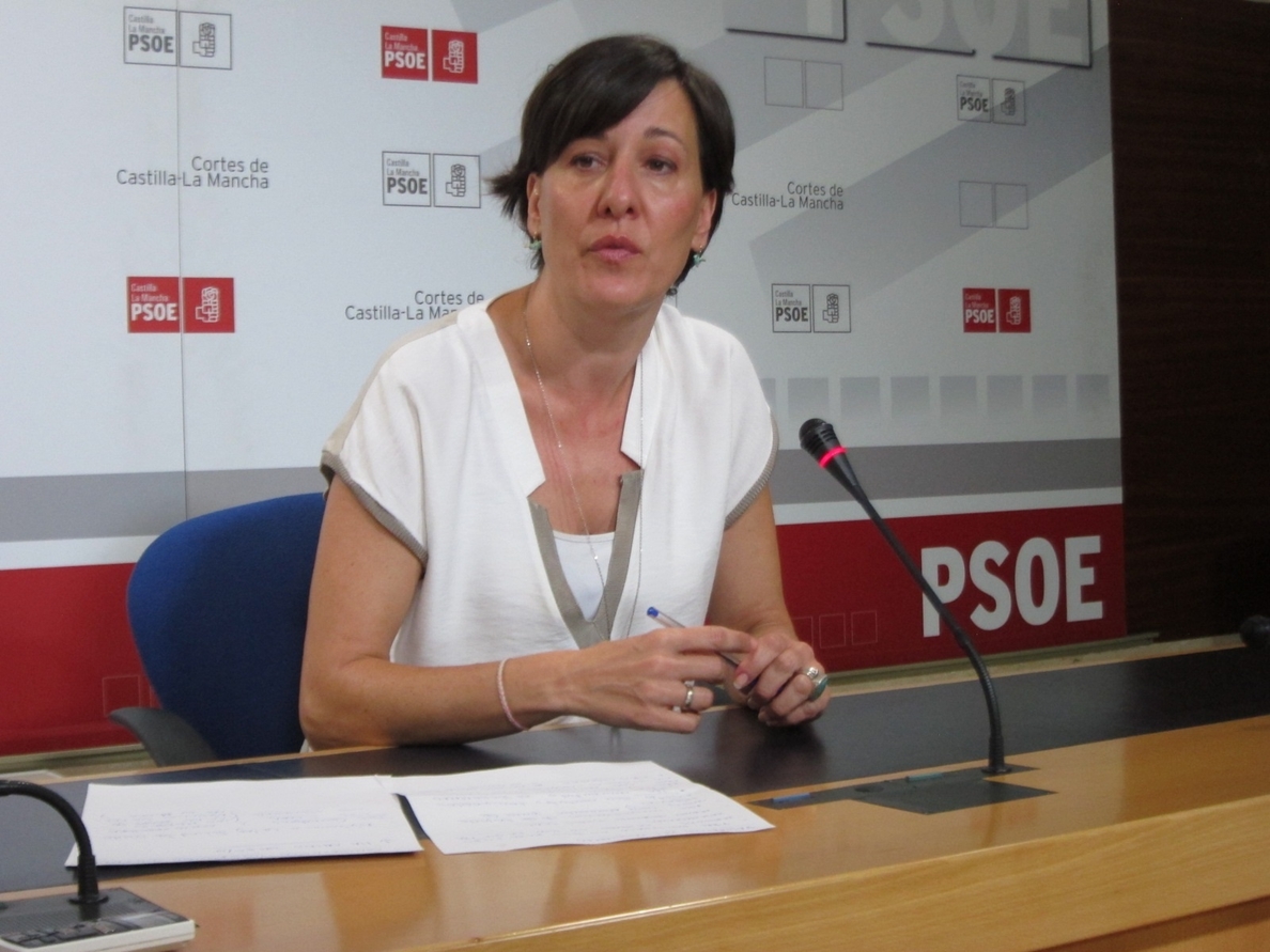 PSOE ve el «tímido descenso» con prudencia y destaca que el 95 por ciento de los contratos han sido temporales