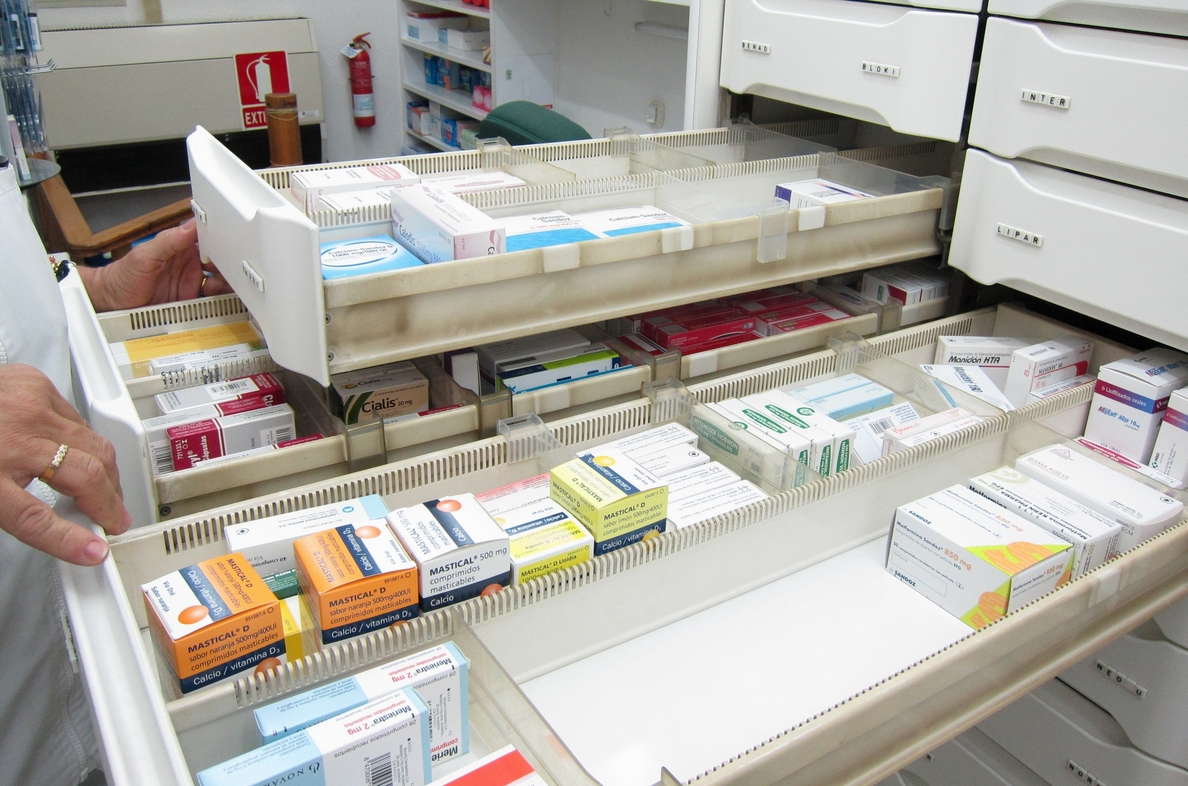 Las farmacias aseguran que el ahorro en medicamentos es 200 millones menor al cifrado por Sanidad