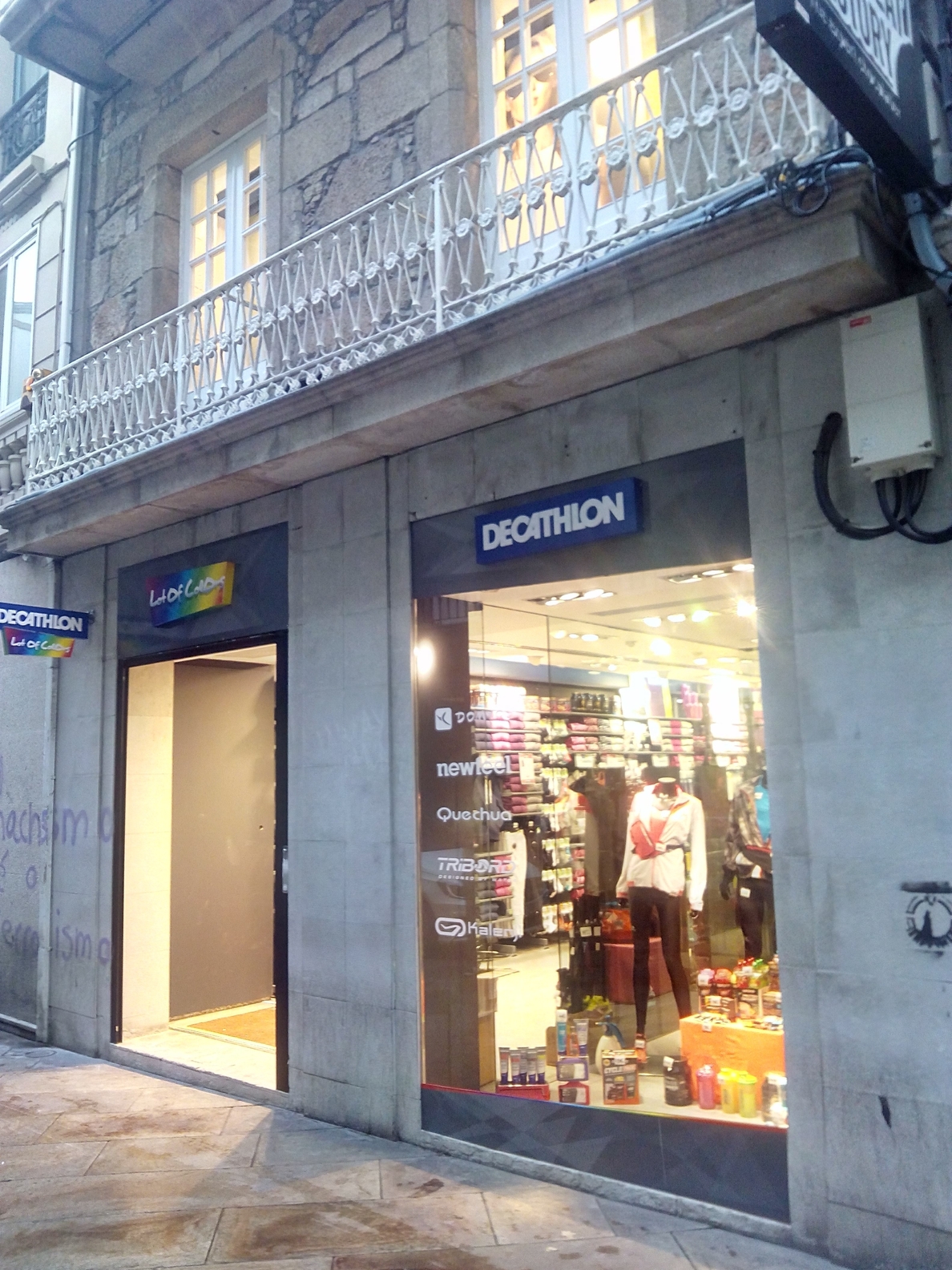 Decathlon Lot Of COlors continúa su expansión en España y abre su primera tienda en A Coruña