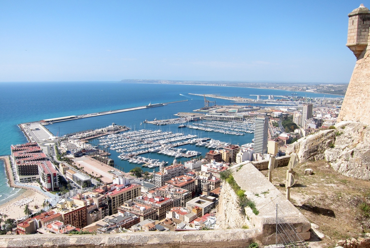 La Generalitat valenciana nombra a un ex director general de la CAM para el Puerto de Alicante