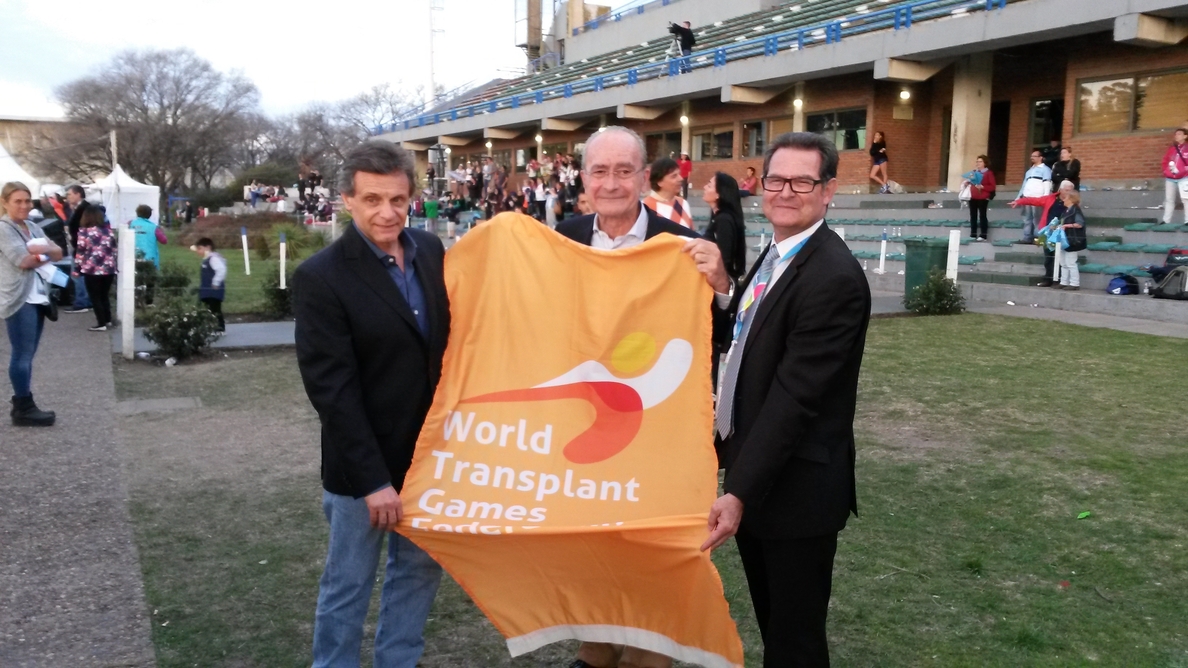 De la Torre recoge en Argentina la bandera de los Juegos Mundiales para Transplantados, que se celebra en Málaga