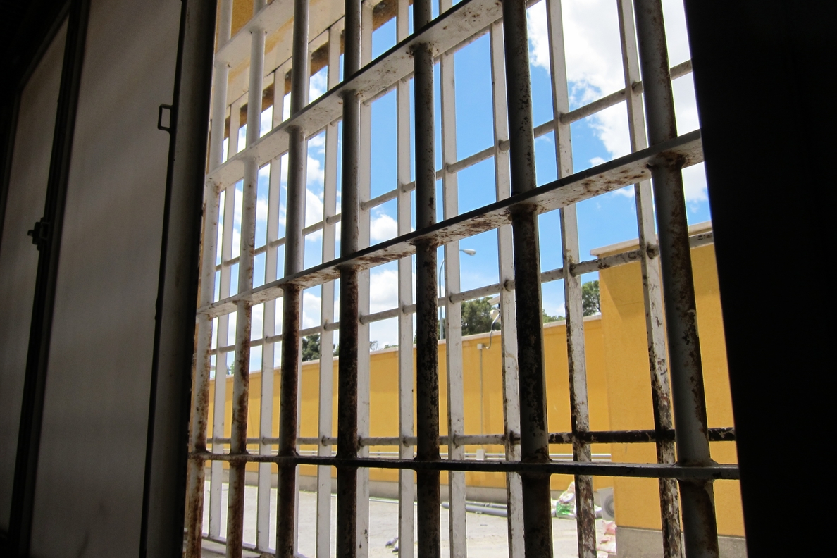 IU propone en sus enmiendas el cierre progresivo de los CIE: «Se han convertido en cárceles encubiertas»
