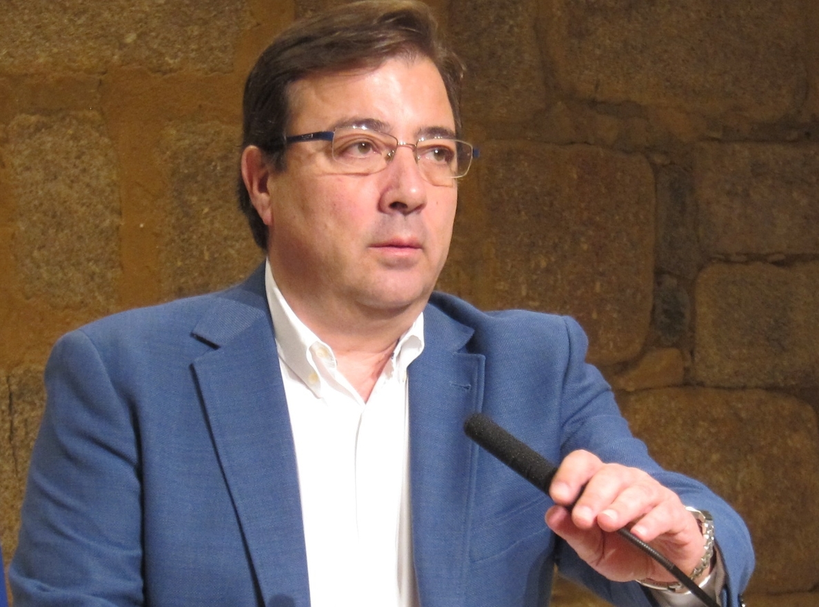 Extremadura promete cumplir con el objetivo de déficit pero pide tiempo a Montoro