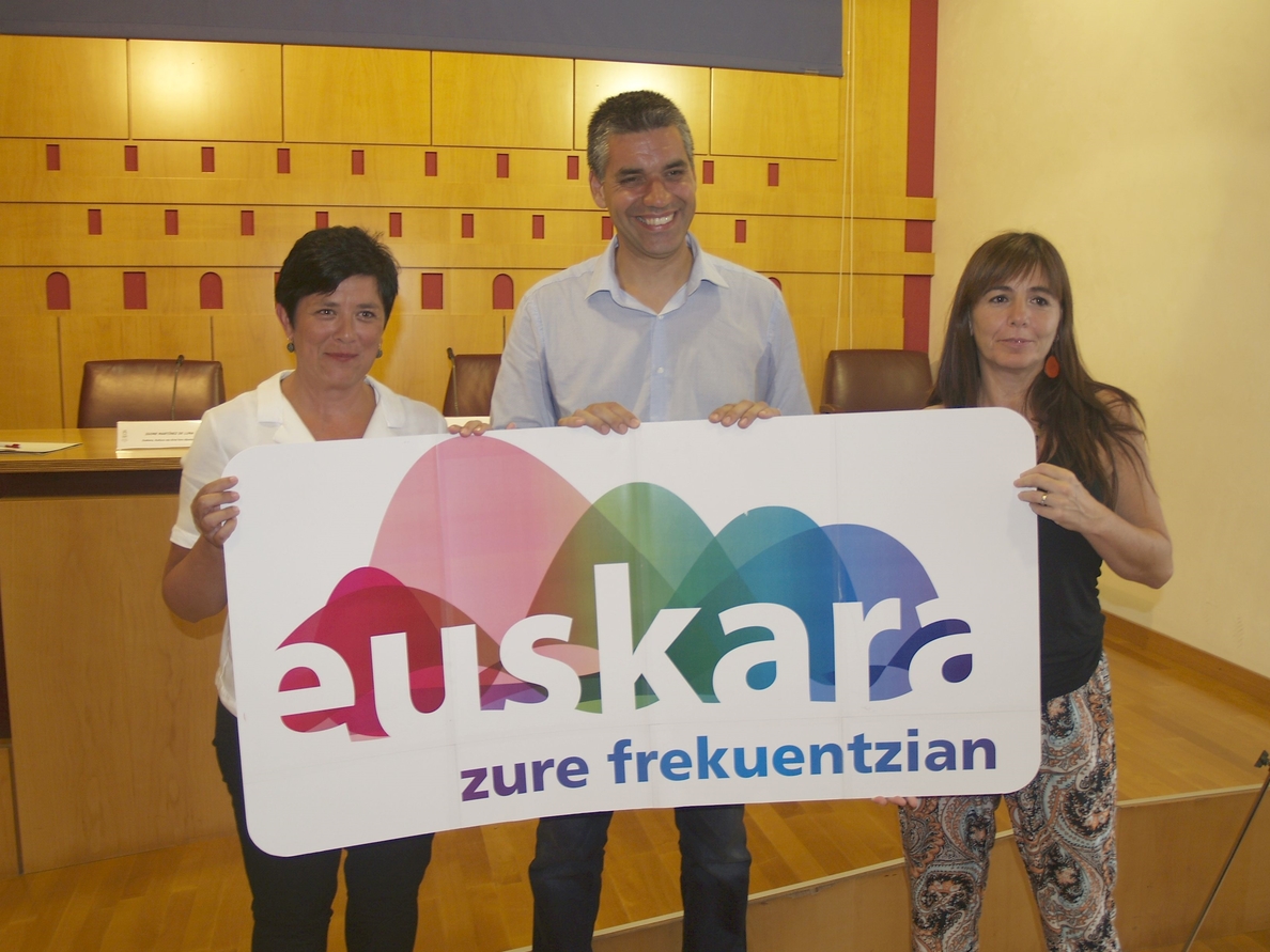 Vitoria oferta 86 cursos de euskera para padres, mayores de 55 años, extranjeros, comerciantes y hosteleros