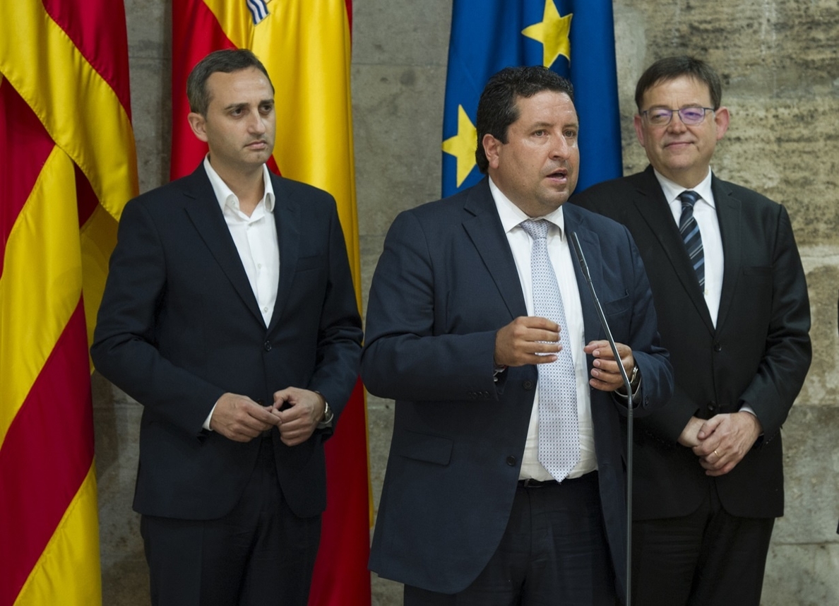 Las Diputaciones del PP rechazan participar en el programa valenciano de ayudas para libros de texto