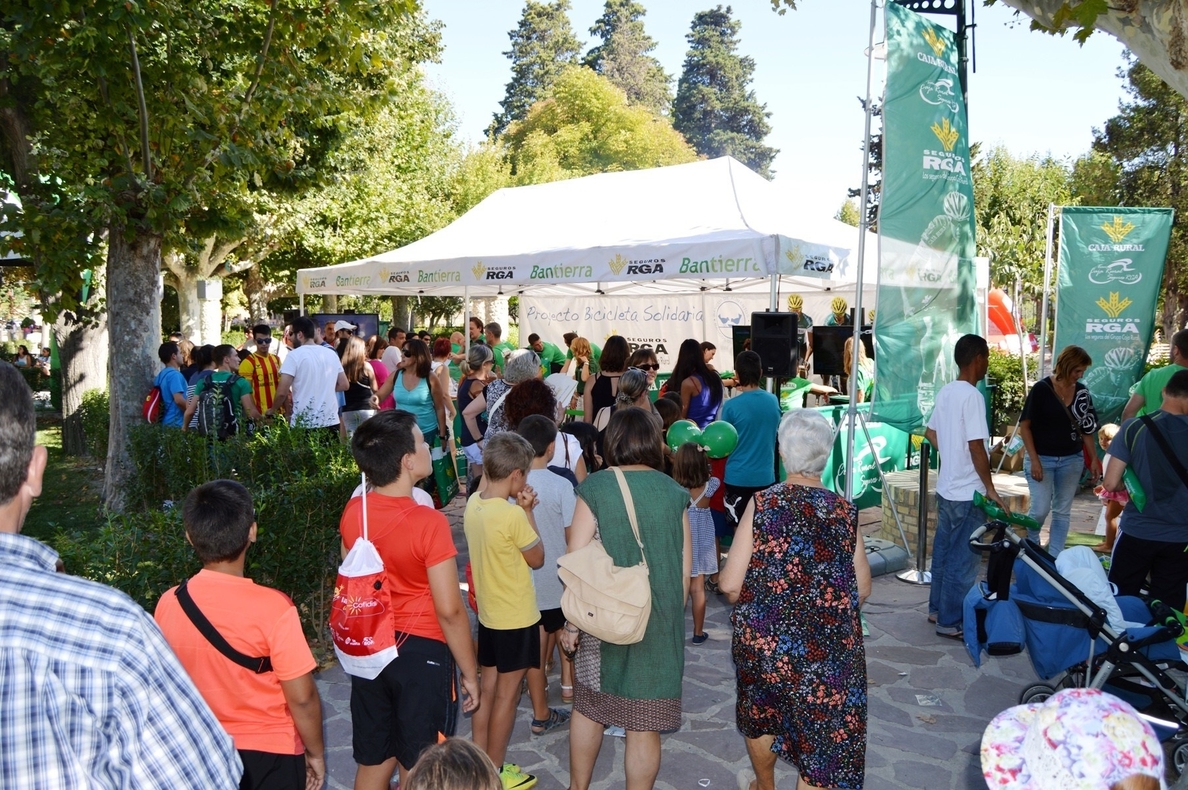 Bantierra y Seguros RGA «pedalean» a favor del Banco de Alimentos en Tarazona este viernes
