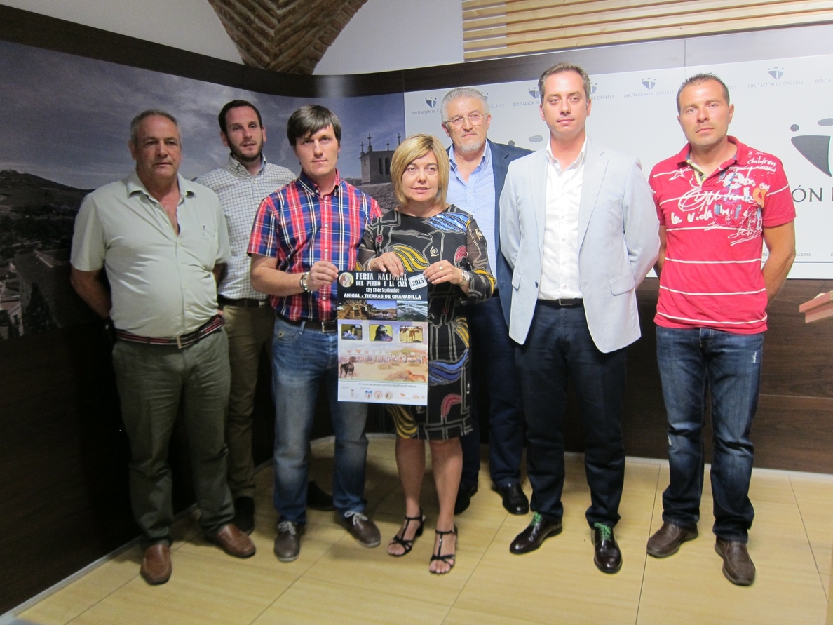 La XVI Feria Nacional del Perro y la Caza de Ahigal (Cáceres) reúne al sector cinegético de la región