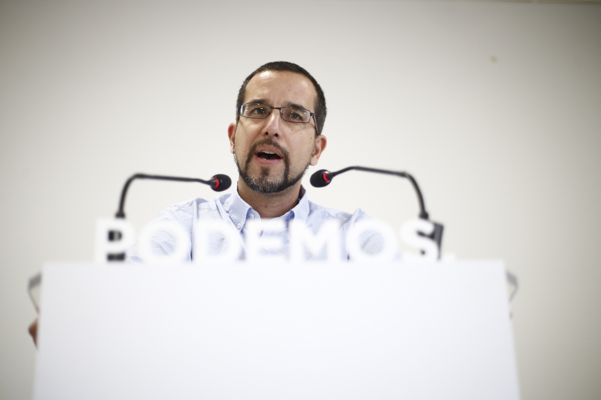 Podemos censura que Rajoy «haga oídos sordos» al clamor popular por atender a los refugiados