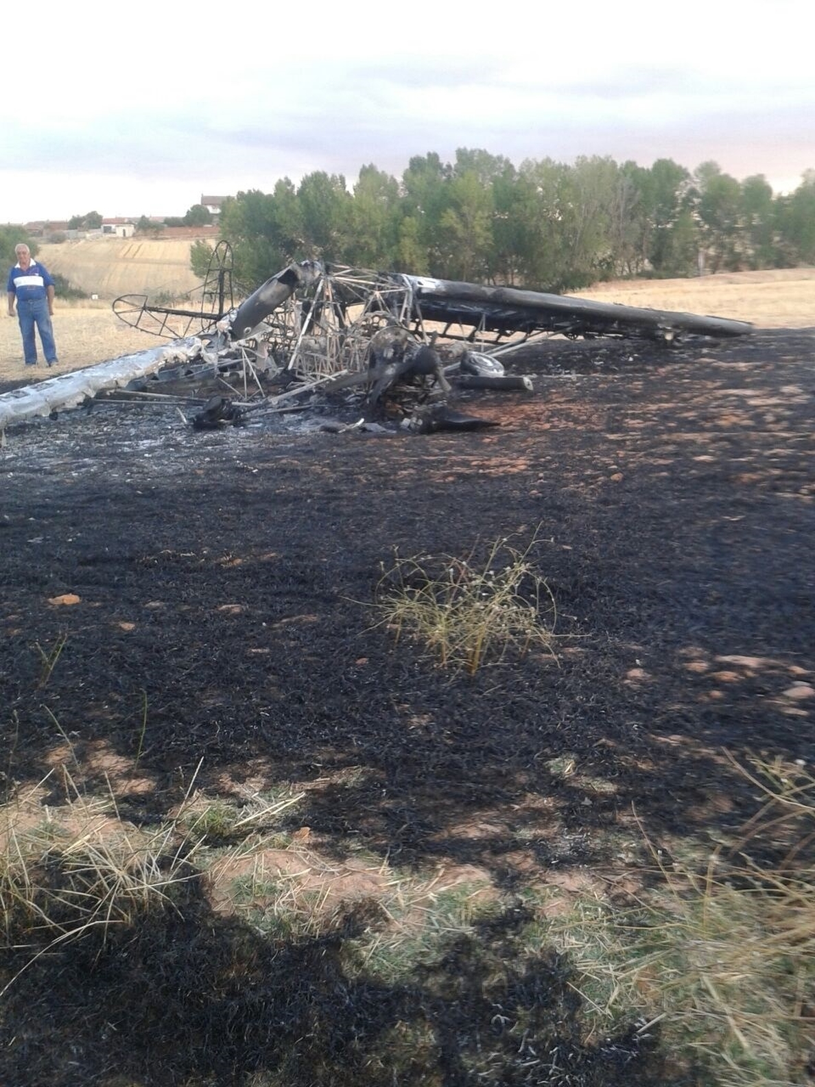 Los ocupantes de la avioneta incendiada en Robledillo de Mohernando decidieron aterrizar al ver arder la cola