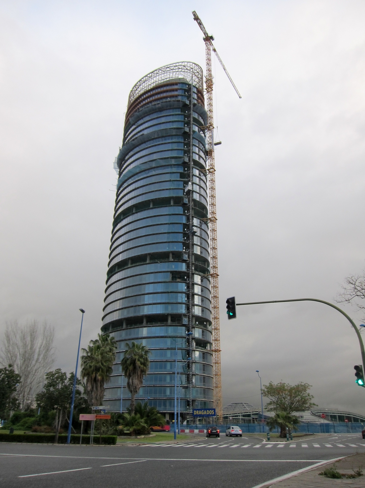 Tres empresas del Grupo CaixaBank, primeras inquilinas de la torre Pelli, que incorporará un centro comercial