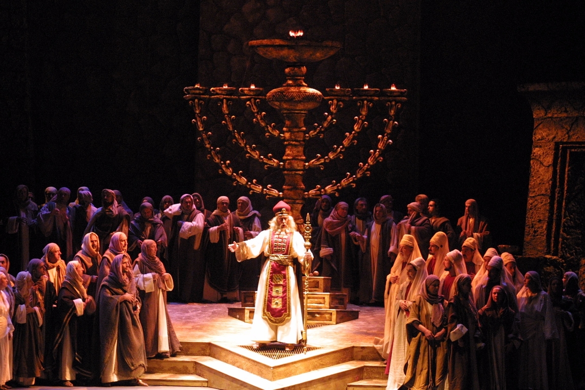 Una coproducción de cinco teatros presenta la ópera Nabucco de Verdi en Oviedo