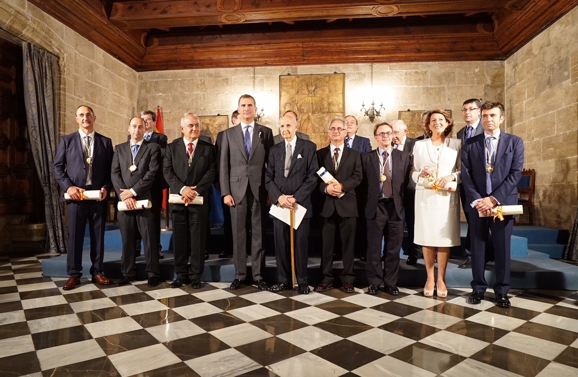 El director de Certest Biotec, Óscar Landeta, recibe el Premio Rey Jaime I al Emprendedor