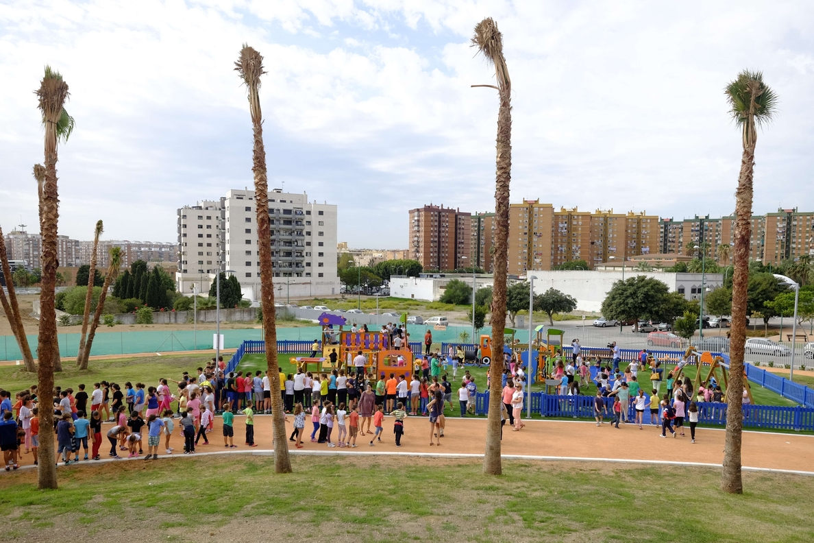 Ayuntamiento abre una zona infantil y ajardinada en el parque de San Rafael, con una inversión de 500.000 euros