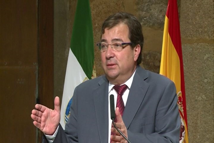 Vara es el político más valorado en Extremadura y el 39,5% de ciudadanos cree mala la situación económica