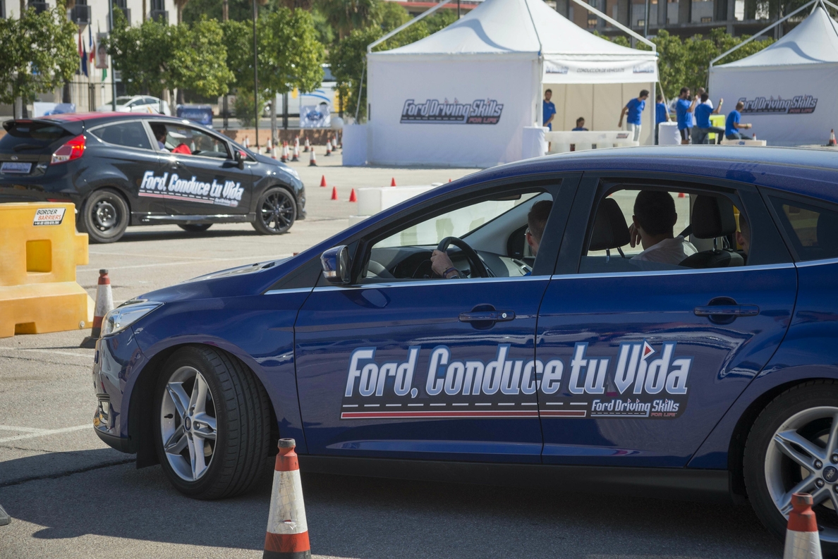 Arrancan en Sevilla los cursos del programa »Ford, Conduce tu Vida»