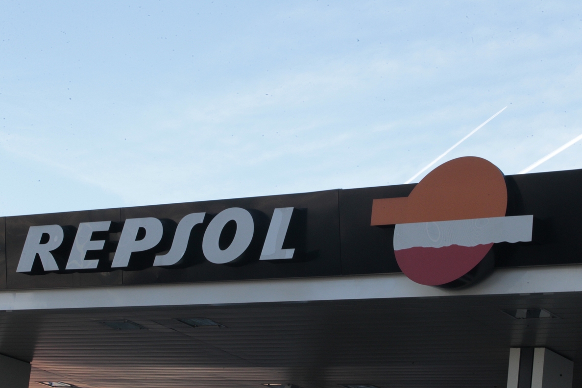 Repsol reducirá en 750 empleados su plantilla en España, la mitad del ajuste total previsto, según sindicatos