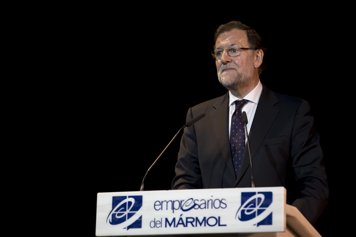 Rajoy se compromete con los empresarios para que «tengan facilidades» y conseguir 2 millones de empleos si gana
