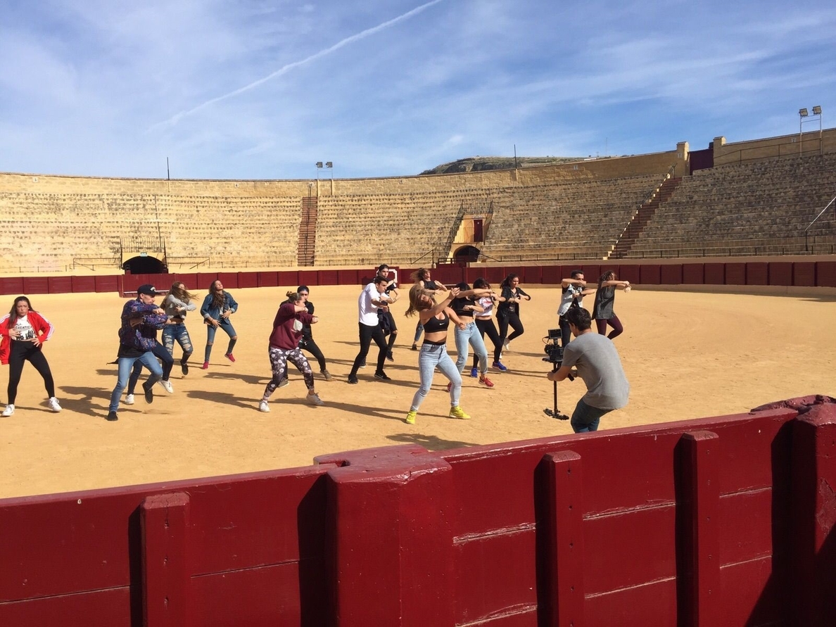 La plaza de Toros de Osuna acoge el rodaje del espectáculo audiovisual #SevillaBaila