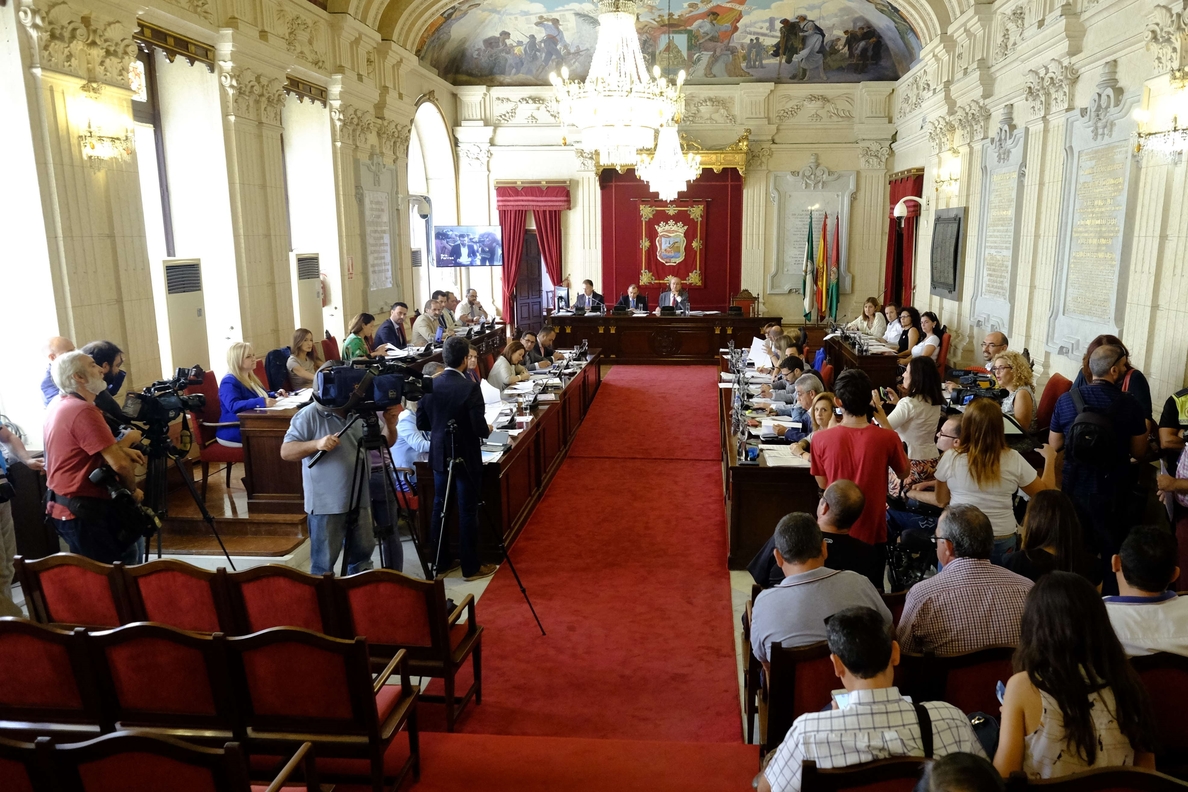 El control de las mociones aprobadas por el Pleno de Málaga se llevará a cabo en las comisiones