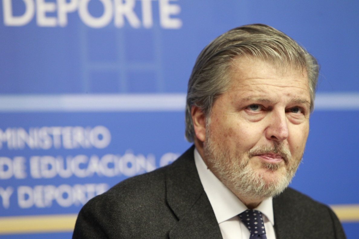 Méndez de Vigo admite «irregularidades» por el »taquillazo» pero no fraude «masivo»