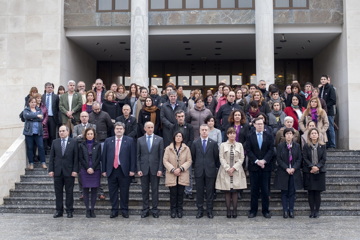 Gobierno vasco se compromete a seguir trabajando «por una sociedad libre de violencia contra las mujeres»