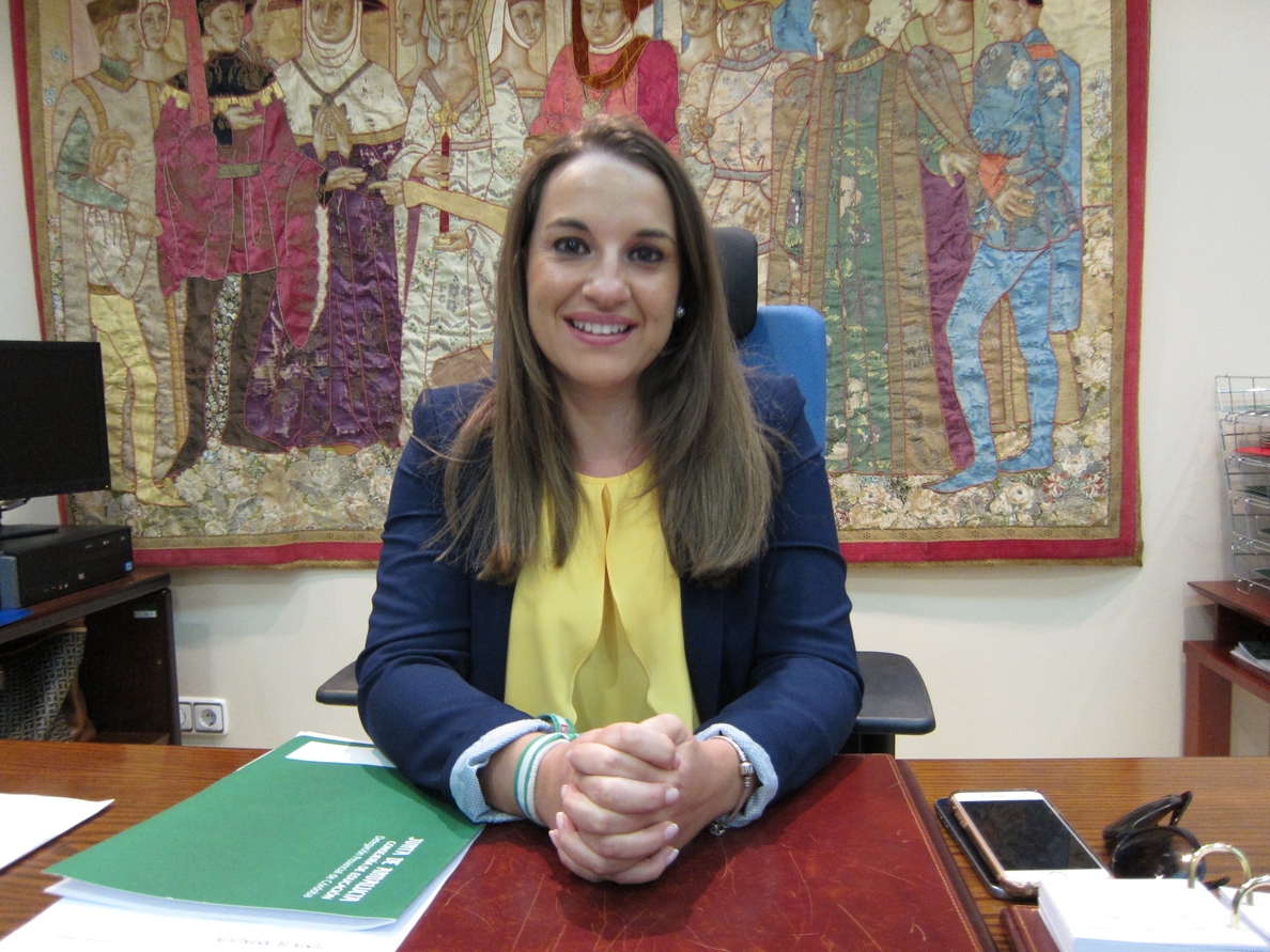 La delegada de Educación visita el CEIP Mediterráneo con motivo la celebración del Día de la Constitución
