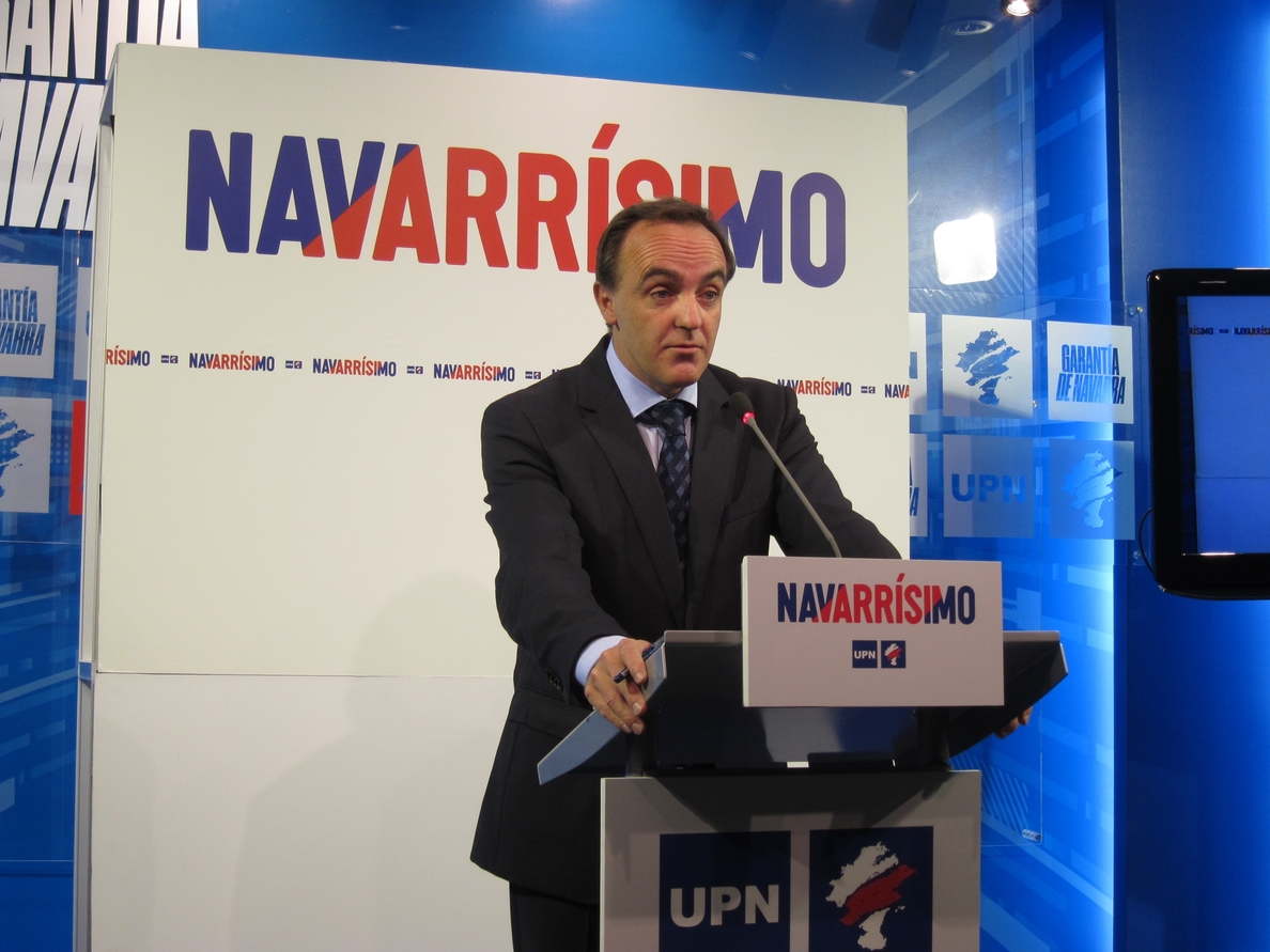 Esparza (UPN) dice que el Gobierno foral quiere «catalanizar Navarra» y que la presidenta «ejerce de vicelehendakari»