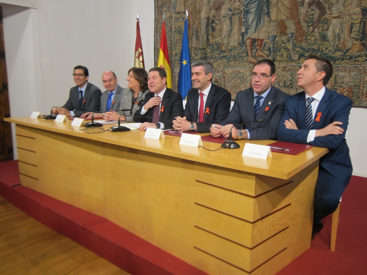 Las cinco diputaciones de C-LM firman con la Junta su adhesión al Plan de Empleo, al que aportarán 50 millones