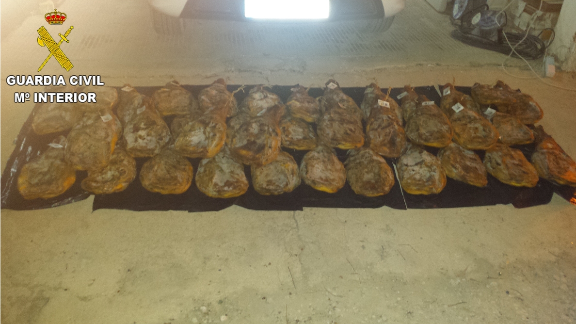 Detenidos dos hombres por robar casi 1.500 paletillas de jamón en un polígono de Quart de Poblet
