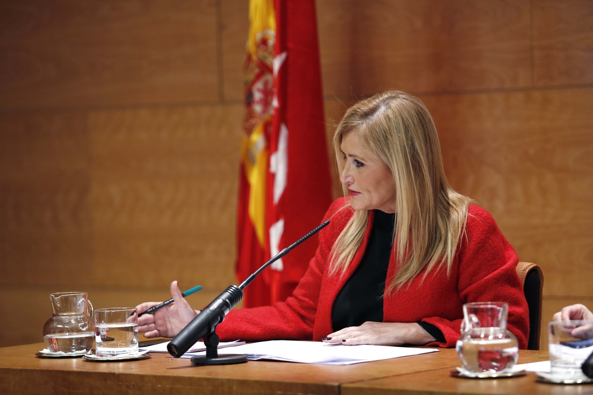 Cifuentes se pensará ser la presidenta del PP de Madrid «cuando se convoque el congreso regional»