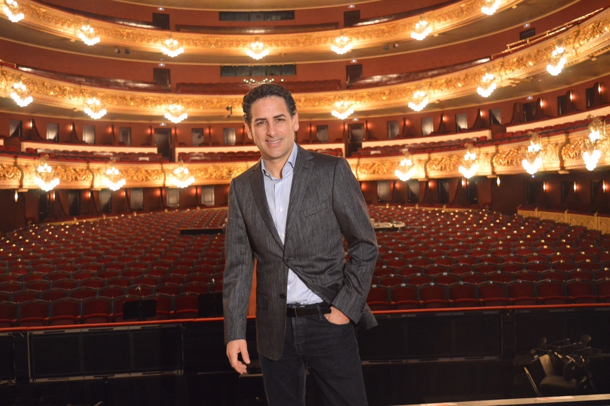 Juan Diego Flórez llenará el Palau de ópera y canción napolitana