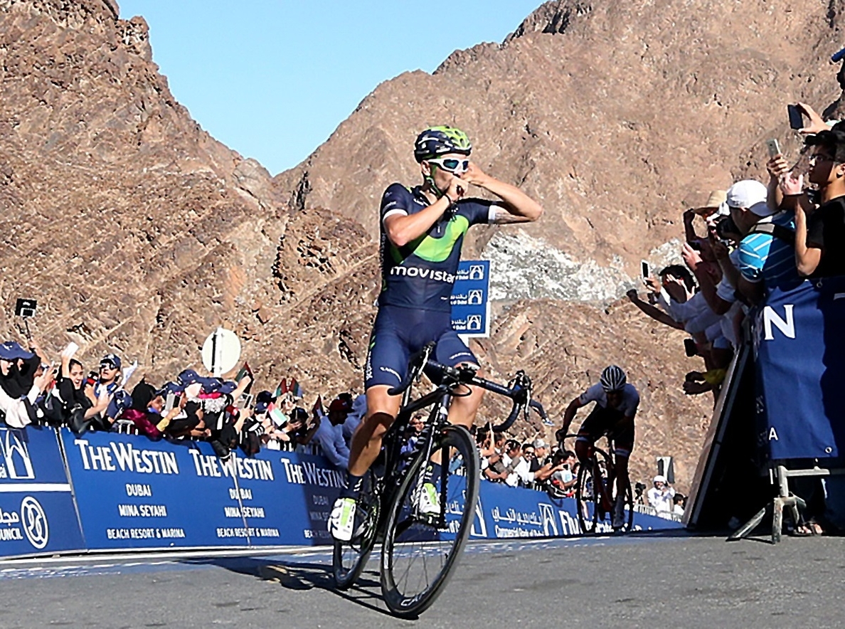 Juanjo Lobato (Movistar Team) gana la tercera etapa en el Dubai Tour