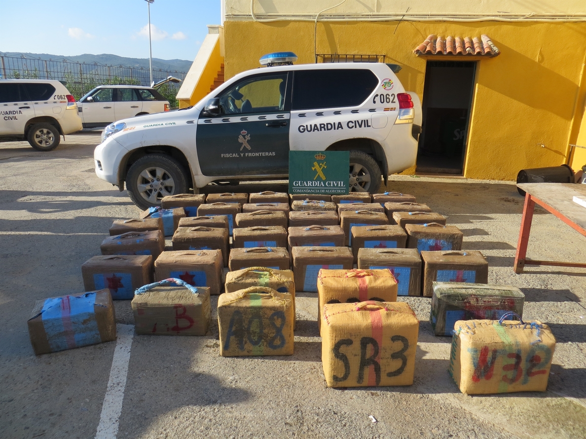 Intervenida más de una tonelada de hachís en la Bahía de Algeciras en una operación con cinco detenidos