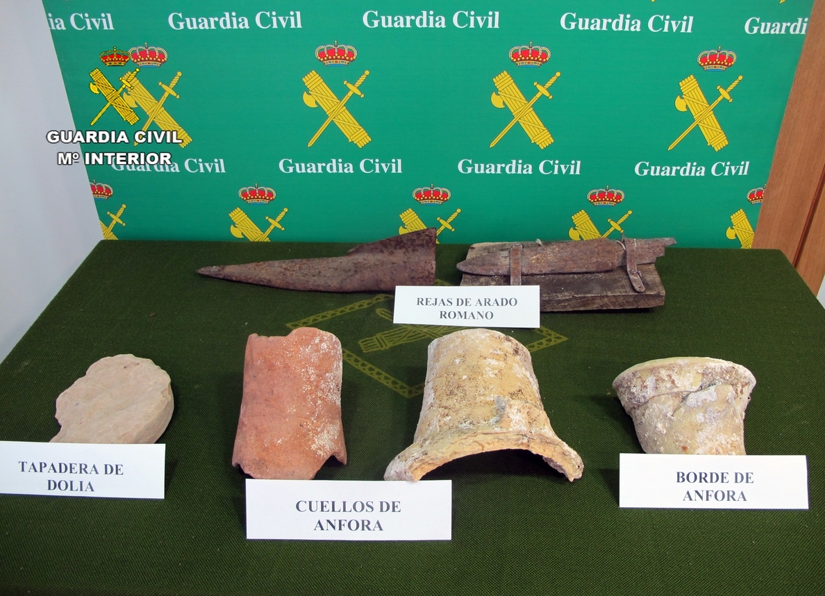 La Guardia Civil recupera media docena de piezas de distintas épocas romanas en un comercio de Murcia