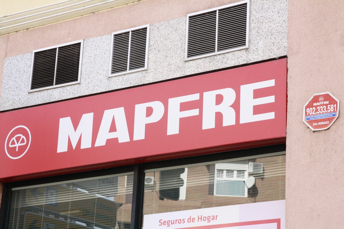 (Ampl.) Mapfre gana 709 millones en 2015, un 16,1% menos, por los siniestros en EEUU, y sube ingresos un 4,1%