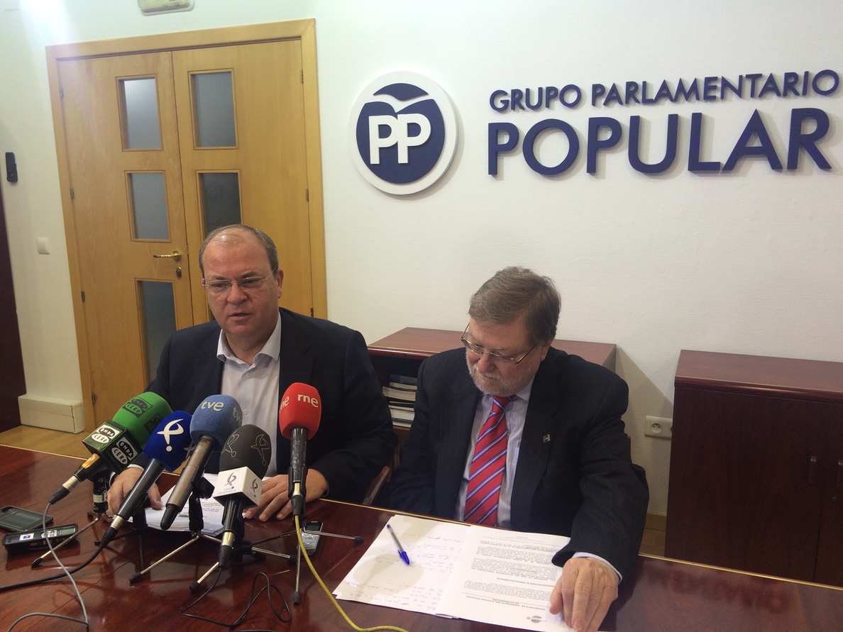 Monago remarca que la voluntad del PP es «intentar hasta la extenuación» un acuerdo para los PGEx