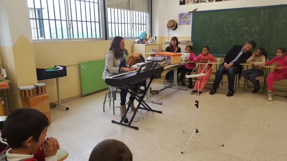 La Junta y la Fundación Cajasur asisten a una actuación del coro del Colegio Duque de Rivas