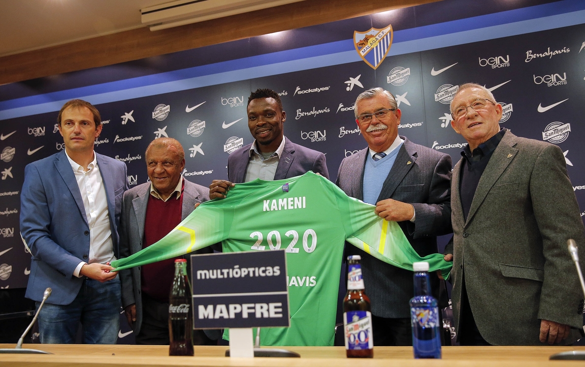Kameni renueva con el Málaga hasta 2020: «Me gustaría no hacer partidazos y estar desaparecido en los partidos»