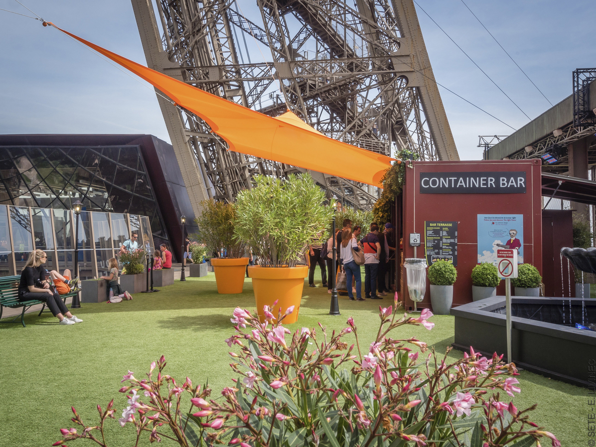 La Torre Eiffel abre una nueva terraza verde durante el verano