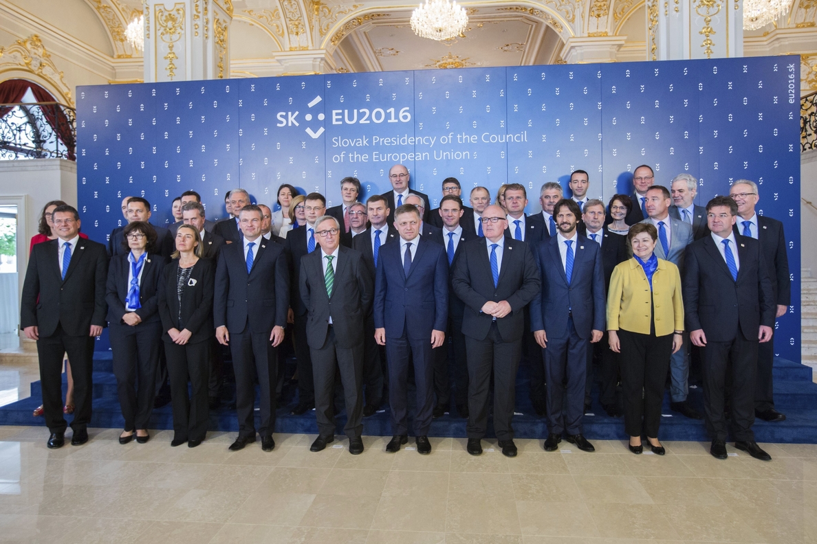 Eslovaquia asume la presidencia europea sin ocultar sus diferencias con la CE