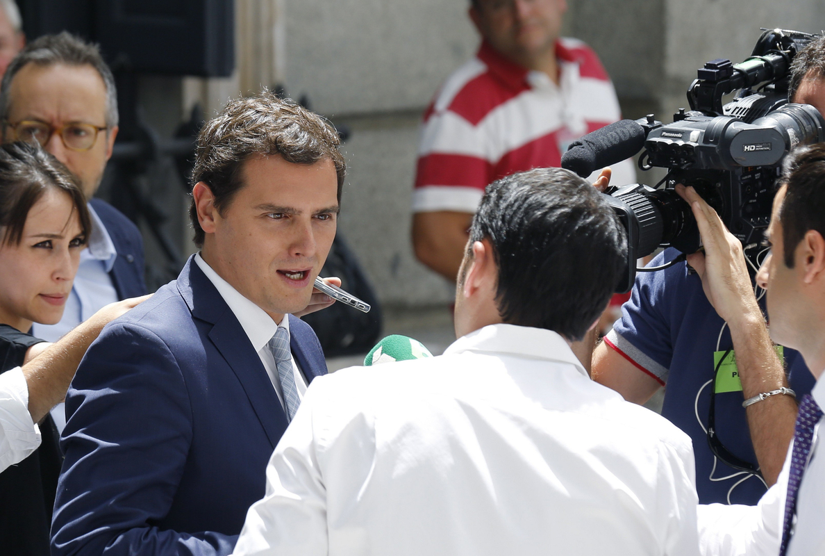 Albert Rivera espera que Rajoy opte a la investidura y el PSOE se abstenga