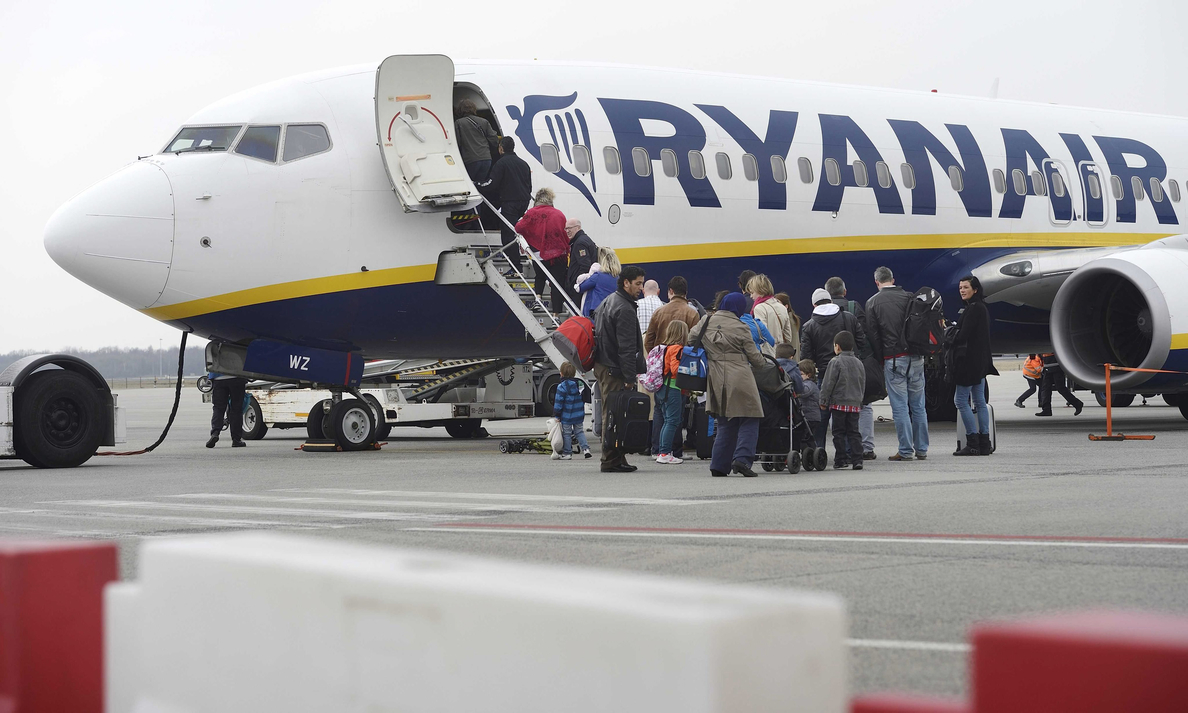 Ryanair aumentó un 4 % su beneficio en el primer trimestre fiscal